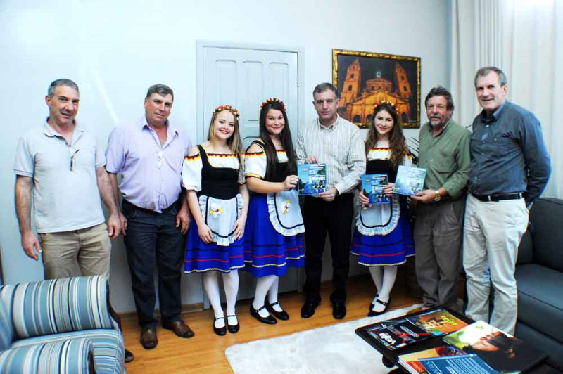 Prefeito recebe convite para Festa do Colono e Motorista